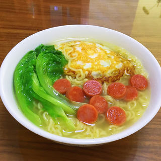 火腿鸡蛋泡面