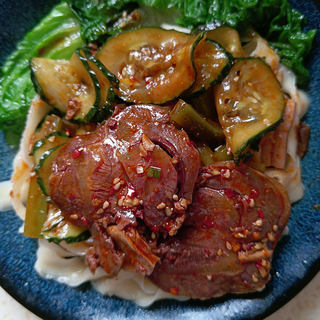 牛肉蔬菜拌面