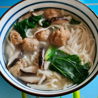 肉丸香菇汤面