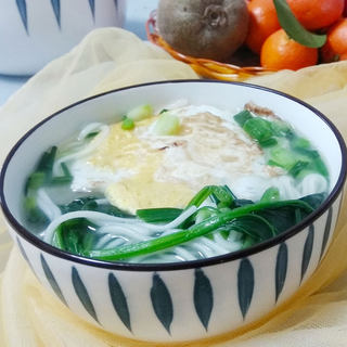 菠菜鸡蛋面