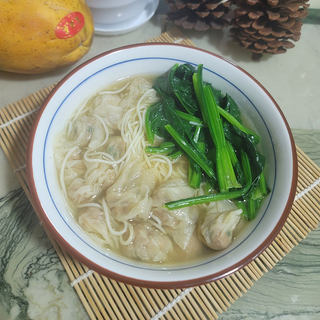 菠菜云吞面