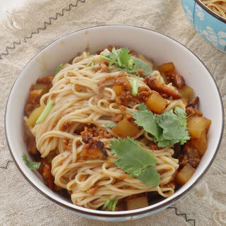 土豆肉末拌面