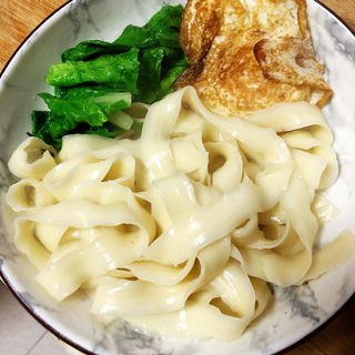 白菜煎蛋拌面