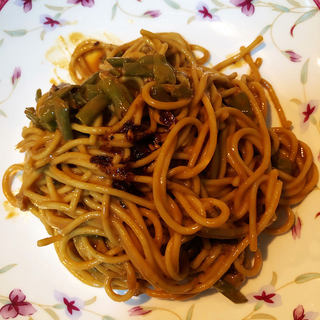 香辣热干面