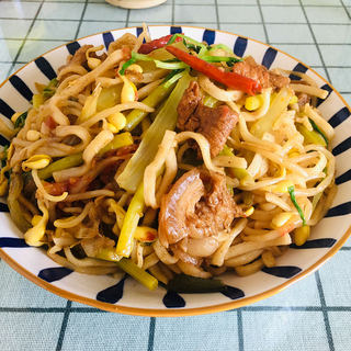 芹菜黄豆芽焖面