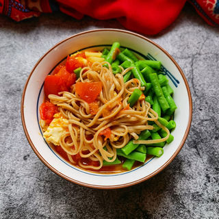 西红柿鸡蛋捞荞麦面