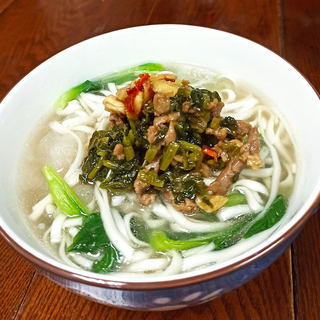 雪菜肉丝盖骨汤面