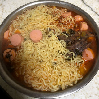 香肠火腿拉面