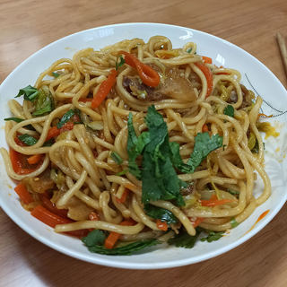 胡萝卜白菜肉焖面