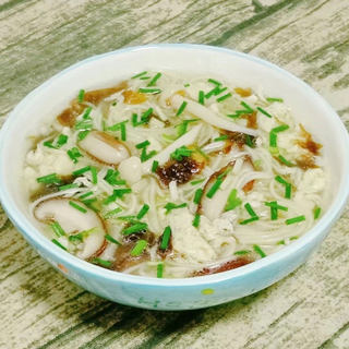 菌菇鸡蛋面