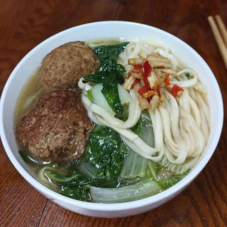 青菜肉圆烩面