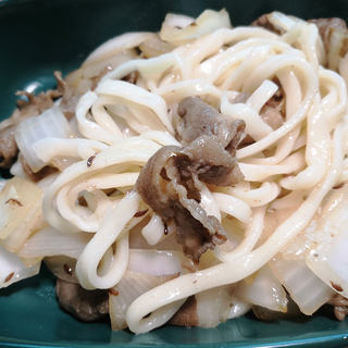 圆葱牛肉盖浇面