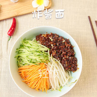 炸酱面丨北方人的餐桌暴击，好吃不厌