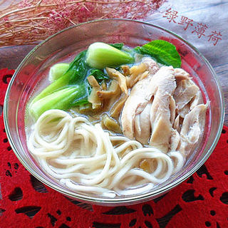 清炖鸡腿榨菜面