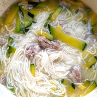 嫩南瓜热汤面