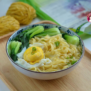 鸡蛋青菜汤面