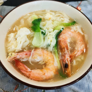 油菜鲜虾手擀面