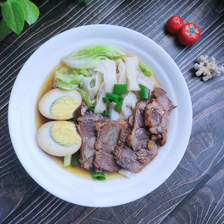 牛肉刀削面