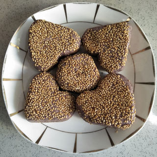 黑米面芝麻饼
