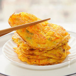 胡萝卜嫩玉米饼
