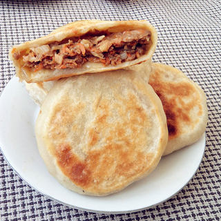 牛肉洋葱胡萝卜馅饼