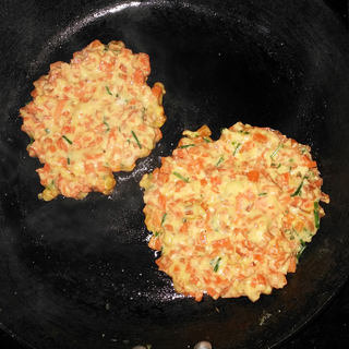 快手早餐：胡萝卜鸡蛋饼
