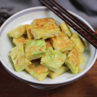 早餐卷心菜鸡蛋饼