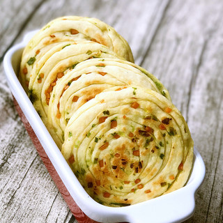 葱香火腿发面小饼