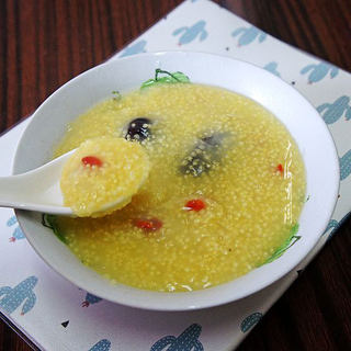 红枣枸杞小米粥