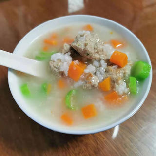 胡萝卜菜梗肉丸粥