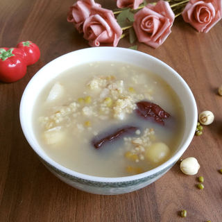 绿豆莲子百合小米粥