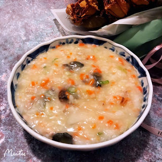 胡萝卜皮蛋瘦肉粥