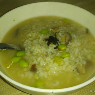 塘角鱼香菇毛豆砂锅粥