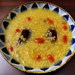 小米红枣苹果粥