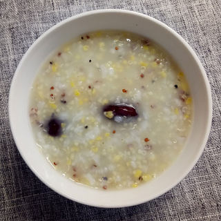 杂粮红枣藜麦米粥