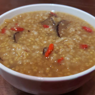 苹果小米粥