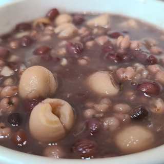 薏米红豆莲子茯苓粥
