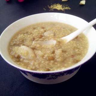 绿豆小米百合粥