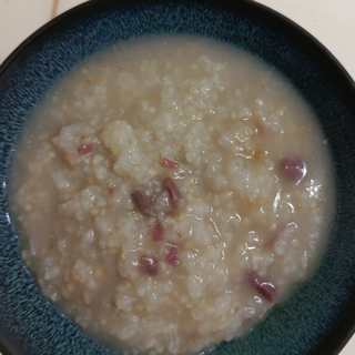 皮蛋腊肉粥
