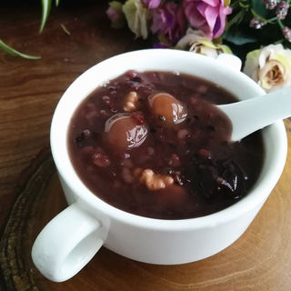 桂圆核桃莲子八宝粥