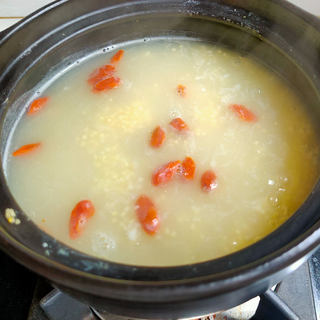 枸杞小米粥