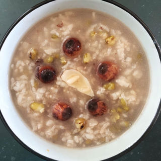 绿豆莲米杂粮粥
