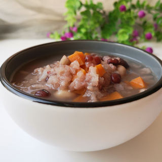 电炖锅版的红薯红豆花生粥