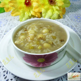 绿豆莲子大米粥