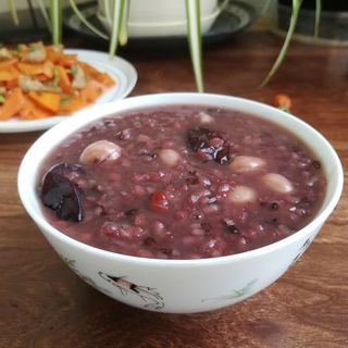黑米莲子八宝粥