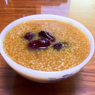 红糖小米粥