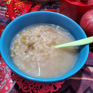 绿豆洋薏仁汤