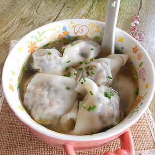笋干木耳鲜肉馄饨
