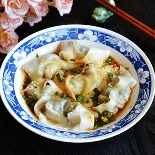 蒲公英肉馄饨