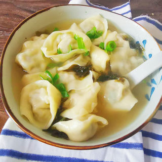 猪肉香菇馄饨